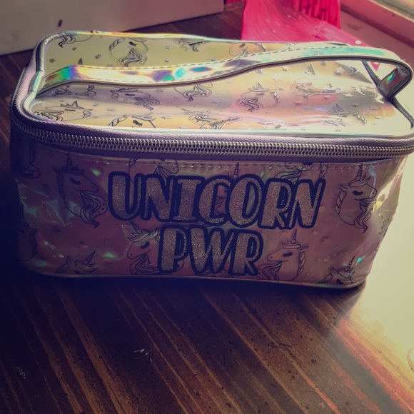 A bag - Picture 1 of 2